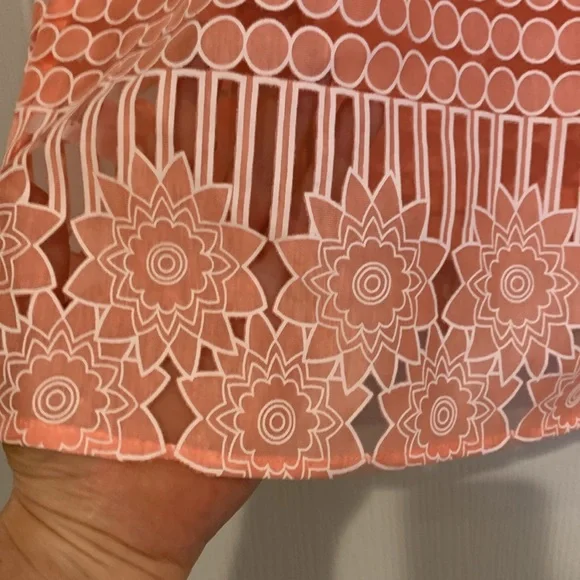 NWT Beautiful coral colored blouse w/ attached tank and silver tone necklace - Picture 3 of 9